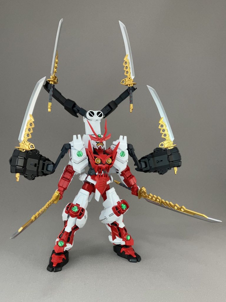 ・全腕展開。阿修羅形態。孫権アストレイの刀が6本だったので、バックパックにサブアームを増設して6刀流にしました。