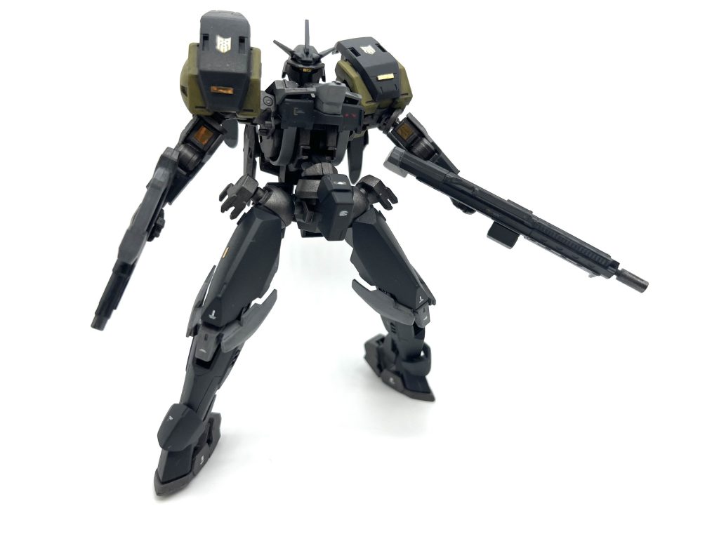 装備は試作式4型単弾倉マシンガン試作式60mm多弾倉携行機関砲60mmの方は腰部にホルダーが装備されている為、保持することが出来る。