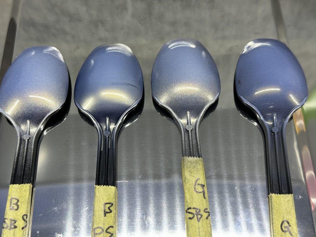 テストピース作ってグレーの発色がどうなるか調べました。