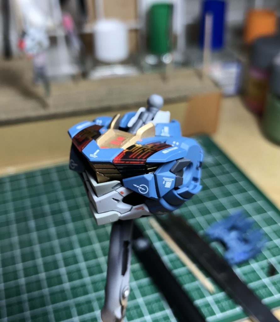 少ないパーツ構成なのに、複雑な立体のボディ。バンダイの底力を感じずにはいられません!ボディだけで一杯飲める!