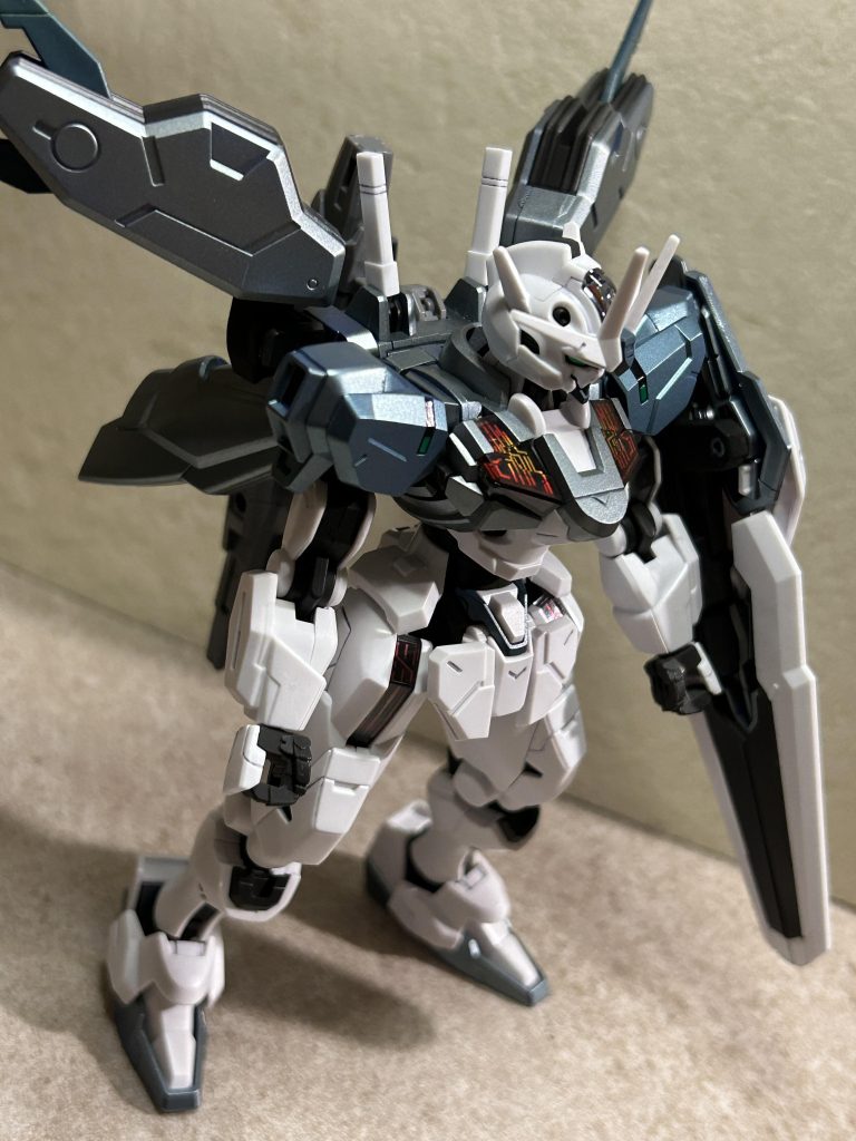 本来黄色のパーツを青くしてますが、もっと青強めで良かったですね。黄色の上に色を乗せてるせいもあって少し緑色側に寄った色になってる感じがします。