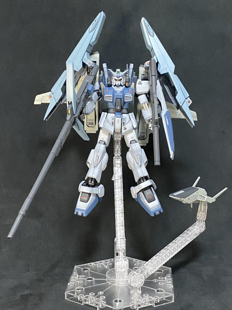 今回は久しぶりに設定色を無視して毎度ながら出たとこ勝負で塗り始めましたwとくにサンダーボルト風にしようとかいうスタートラインではなくただ単純に放送リアタイで現役であった戦闘機をオマージュしていったらそうなっただけです。