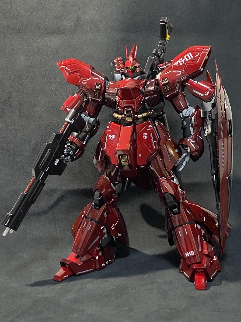 やっと！やーっと！完成いたしました！キャンディーキャンディーサザビー♪過去、HGを金　RGを銀　で製作しましたがやはり赤いサザビーが欲しかったので今回のMGは赤を基調にキャンディー仕様にしました！