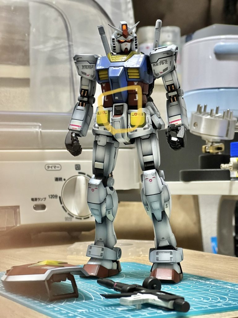 パーツ細かすぎて腰のVパーツ無くすという。オプションパーツのモールドで誤魔化す。