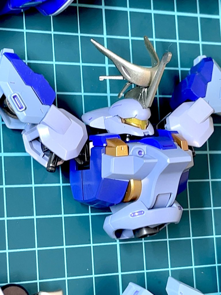 ツノはディランザの一般機、ラウダ機とHi-νからミキシングしました！