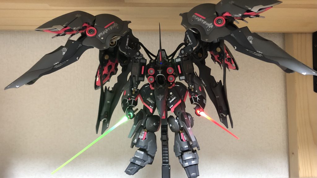 バインダーは4枚とも稼働します。が、リペア前のクシャってここ開かないんだって、後から気がつきました。