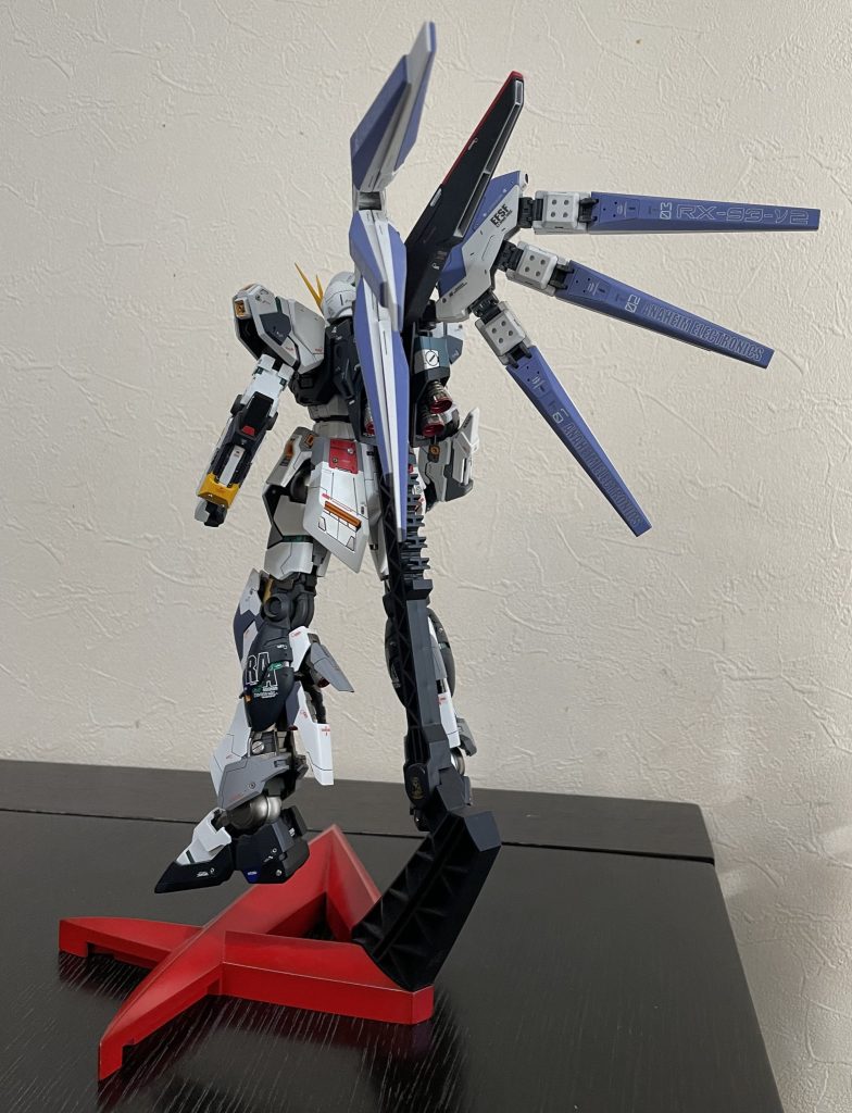 ver.kaのマントのようなフィンファンネルの懸架より、羽のような旧MGのフィンファンネルが好みです😍