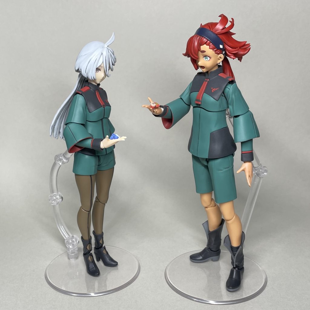 スレッタとミオリネに持たせた状態 向かい