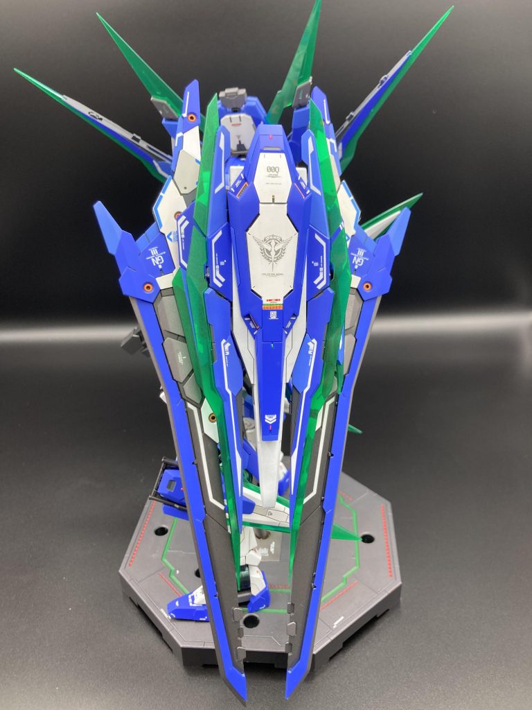 ソードビット部分はザンユニットを追加して本来よりもごつくなりました一応付け替えによりマントっぽくも出来るのですが今回はお蔵入りにします