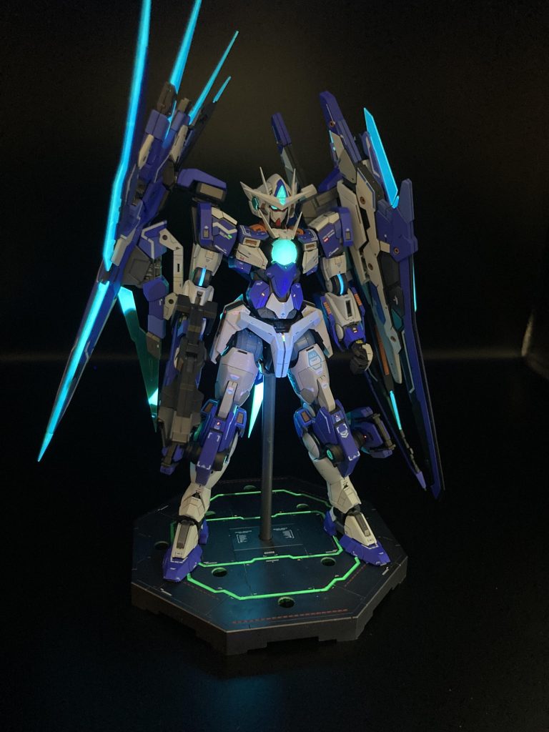 分かりにくいですが全身光ります次から忘れないように塗装レシピを載せておきます