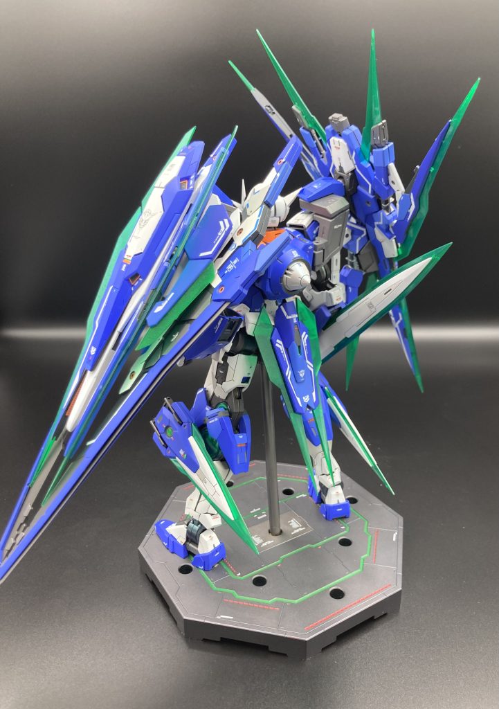 リアアーマーもソードビットを用いてシアクアンタを参考に制作しています後ろから見てるとトゲトゲしていて大好きです