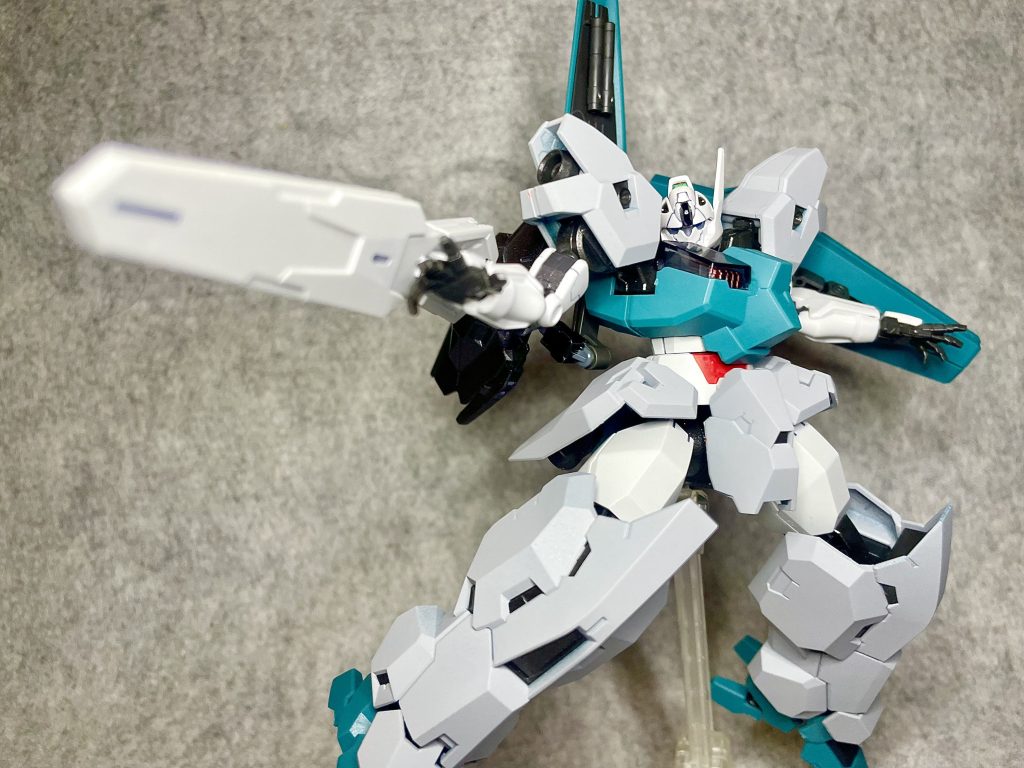 ガンビットシールド。先端1基のみガンビットとして装備。この状態でもビームを照射可能。