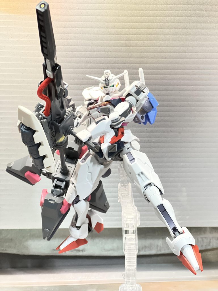 塗装前の状態。最初は新商品Bがキャリバーンと確定してなくて発売されるかも不明だったんで「それなら発売日までに作っちゃえ！」的なノリで作り始めたんですが、本当に活躍が素晴らしくてとにかく手元にキャリバーンが欲しい！と思って作ってみました！ここまで見てくださりありがとうございます！最高の最終回を迎えた水星の魔女、その余韻を少しでも味わってもらえたら幸いです。