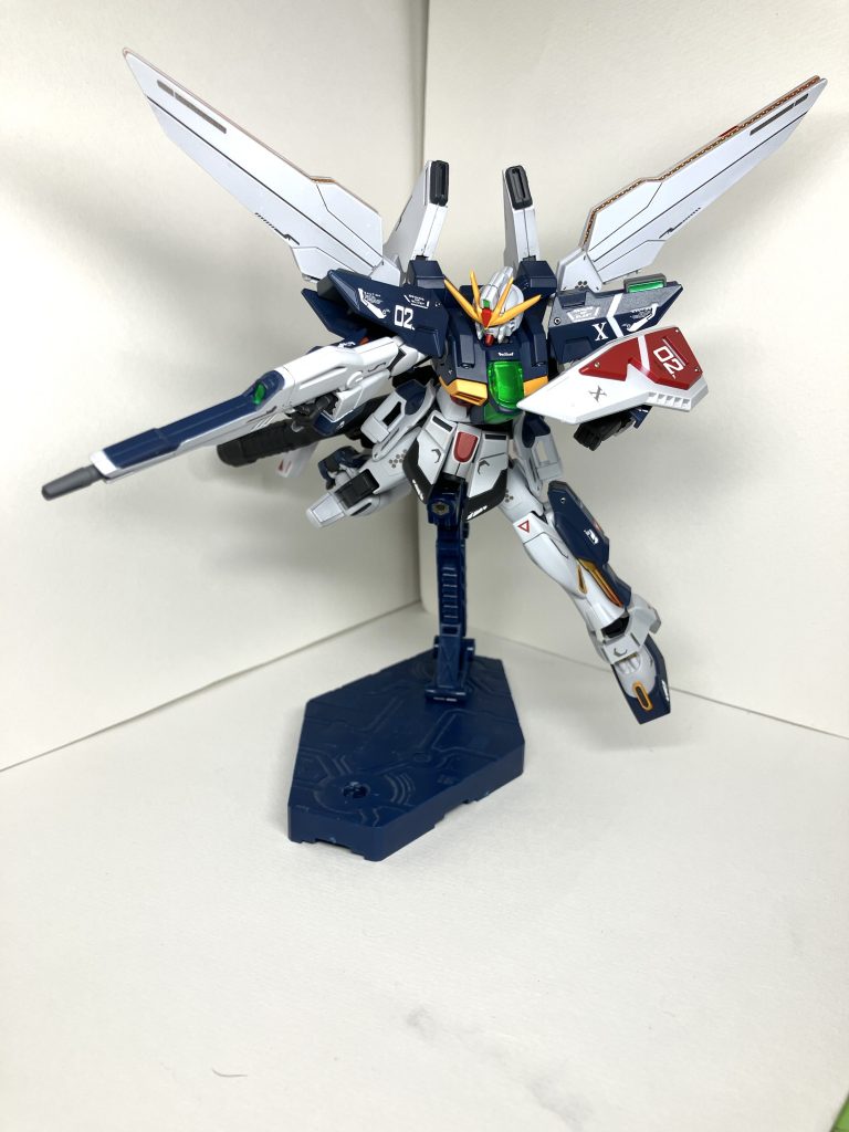 バスターライフル、ディフェンスシールド、ブレストランチャ、ハイパービームソード、ヘッドバルカンなどのダブルエックスの元々の装備はほとんど着いています。