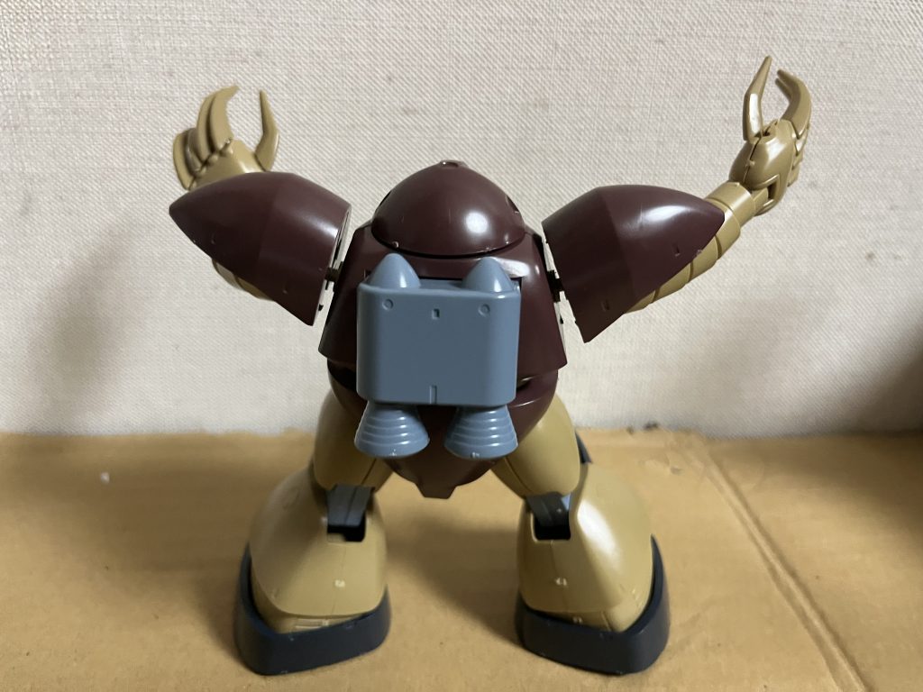 背面ちゃんとツイマッド感あるバックパックですね