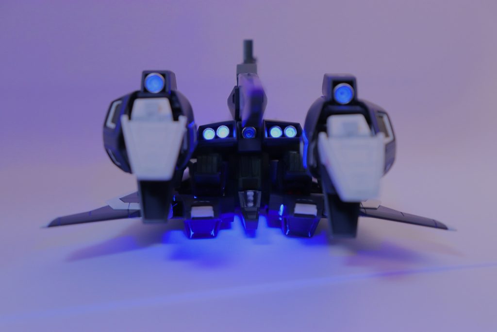 スラスターもひかります。