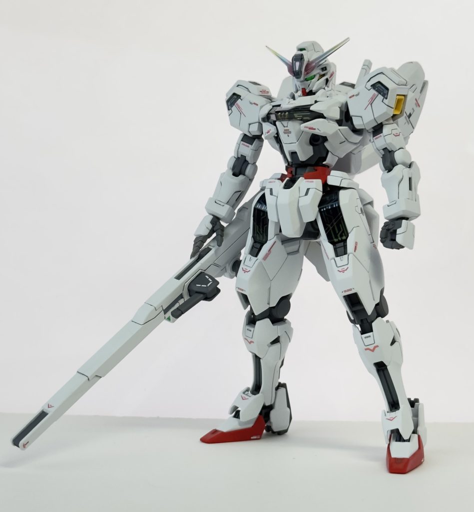 かなりシンプルな機体で、説明書読まずに組めました今回は過去のエアリアル系でやってた足延長をしなくとも、エアリアル系と比べて最初から足が長めでありがたかったですただ、モナカがいくつかあったのでそこだけ埋めてます