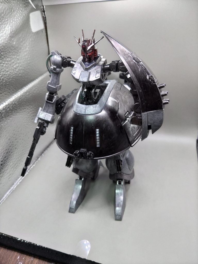 ○MS形態(ガンダム形態)私のやりたかった事の1つの、中からガンダム顔が登場するビックリシステムです。実はガンダムだったということがわかったら戦場は混乱すると思います。