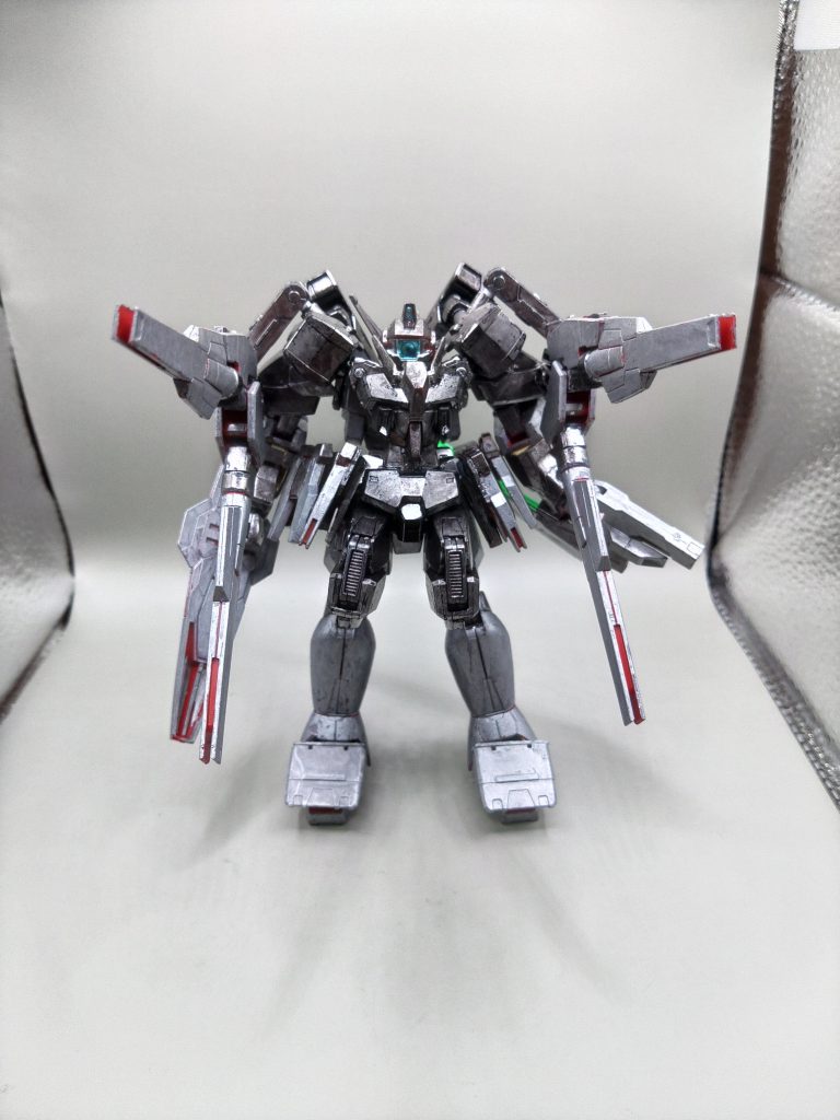 裏返して変形。遠距離戦用のキャノン形態。