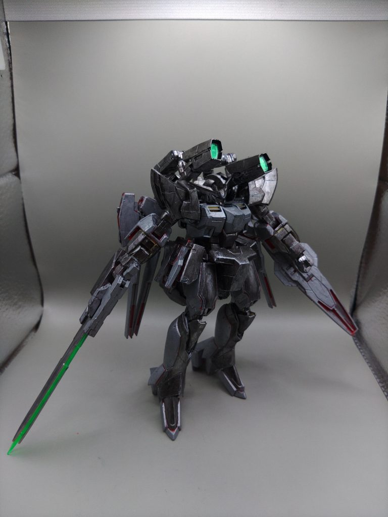 最後にガンダム形態で接近戦。セラフィムの隠し腕もあるので強そうです。