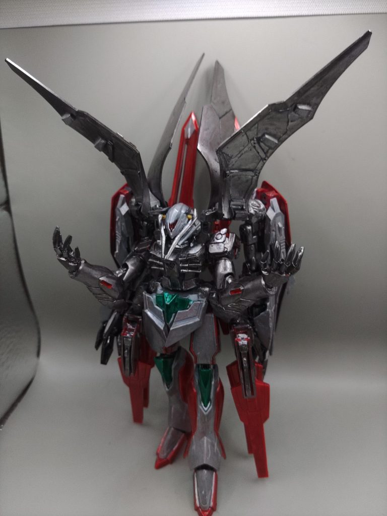 以上、リバイバルガンダムでした。リボーンズガンダムはガンダムの中で一番好きな機体で、その機体に自分の好きな可変機とゲテモノをあわせてかつスタイリッシュにしたいという欲望を満たせたのはとても満足です。後日、投稿した人気機体のお疲れ様会的な写真を投稿しますのでよろしくお願いいたします!