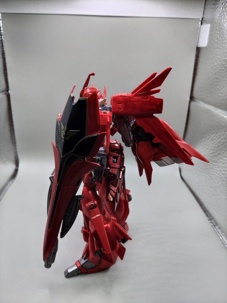 サイドはこんな感じです。もうわかった人が多いと思います。