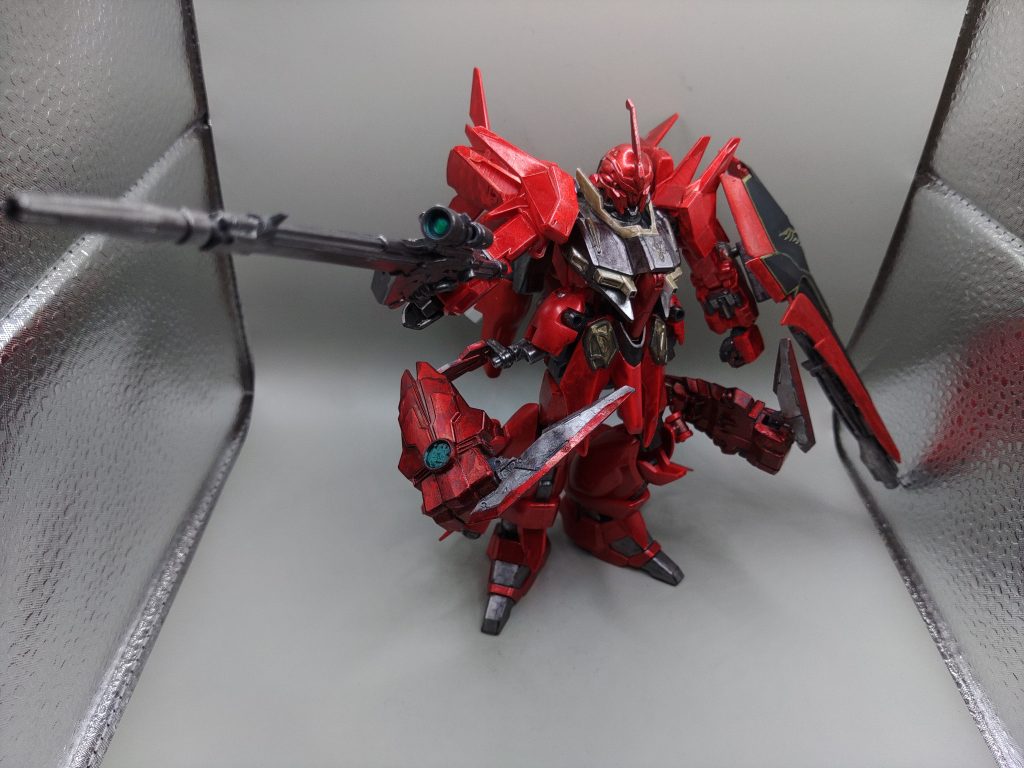 最後にMS形態に戻って、アクション。よくみたら隠し腕も展開してます。地球上で無双している光景が目に浮かびます！