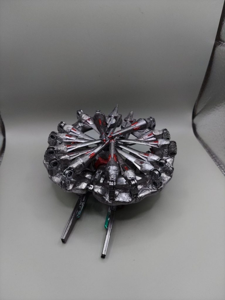 ○MA形態もちろん、いつも通り可変機です。エスカッシャンをまとって浮いているため、三次元的な移動を可能としており、高機動汎用機になっています。