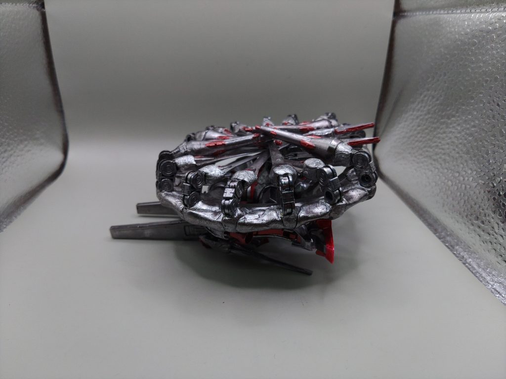 サイドから。円盤のMA形態のため、少し亀みたいで可愛らしいです。