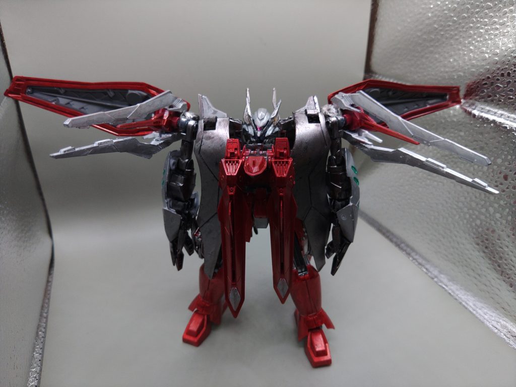 射撃形態。大型GNファングに頼らず、長距離射撃用の兵器を装備します。