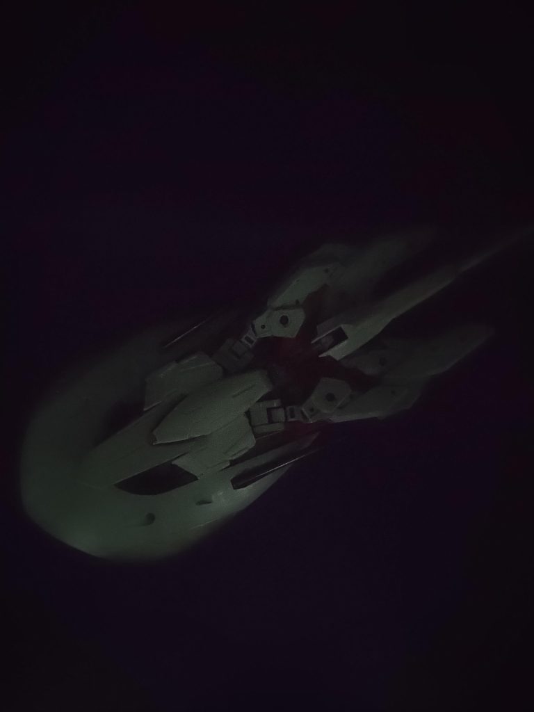 深海での潜航ショット。深海で行動する機体はあまり見かけなかったので、作成したくなりました。