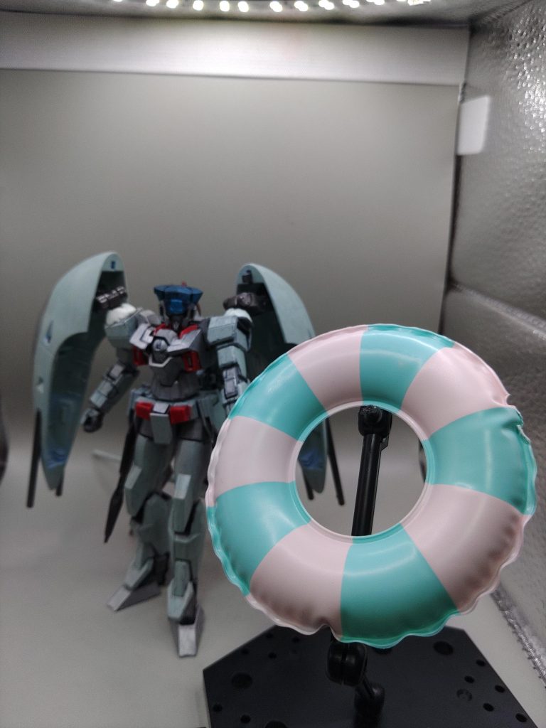 MS形態に戻って、ダミーバルーン展開です。水中機という事で、浮き輪をダミーとして照準を狂わせます。