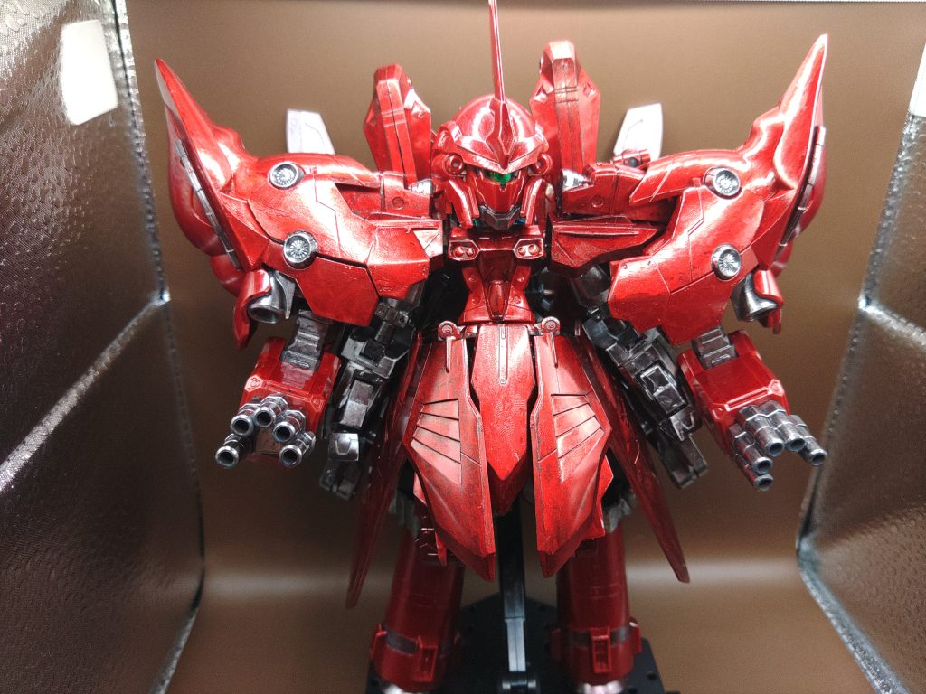 シュツルム・ブースター装備SD化したといえど通常のMSよりも大型になっています。