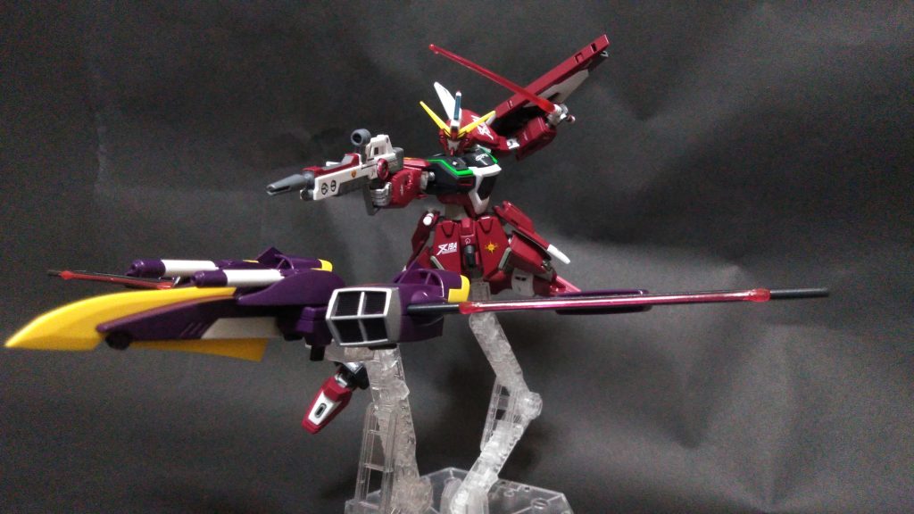 　ファトゥム-０１分離突撃　ミネルバのエンジンブチ抜いたり、レクイエムブチ抜いたり、作中屈指の対艦・対拠点攻撃でしたね……