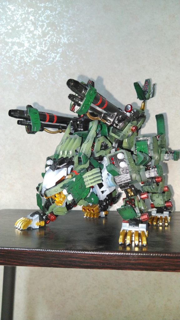 因みに、デカールはこの前の塗ったライガーゼロパンツァーのデカールをペタペタ張りました(@^▽゜@)ゞあとはいろいろ