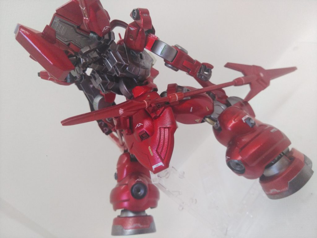 肩部アタッチメントは3ミリ軸に丸モールドを接着したものを差し込みスラスターに。軸受は既存のままなので今後のオプション追加も可能(やる気無し)