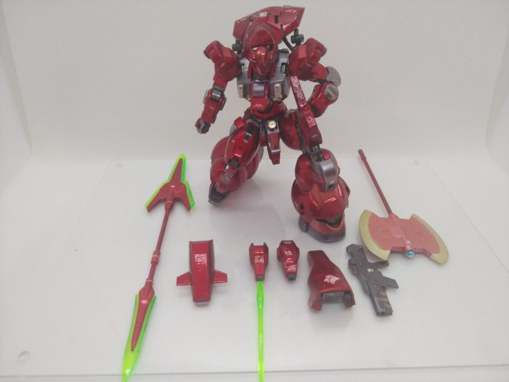 機体名:プロトタイプダリルバルデヴィム・ジェタークがベネリットグループ次期総帥となった時の息子の専用機として開発させた機体。ホルダーの証である羽飾りは移植予定の為頭部アンテナはシンプルに。しかし水星狸により御曹司が敗北した(第一話)為に性能不足と判断し倉庫入りとなった。