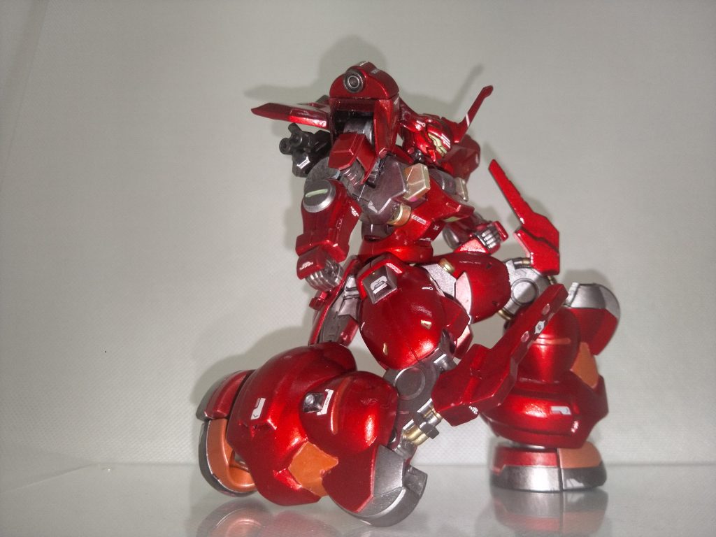 しかしジェターク社を二度も救ったフェルシー・ロロへ恩賞として譲渡された。カラーリングの変更も打診されたが憧れの先輩とお揃いが良いとそのままに。そして決闘の際にその重さを知り涙目に(フェルシー虐)