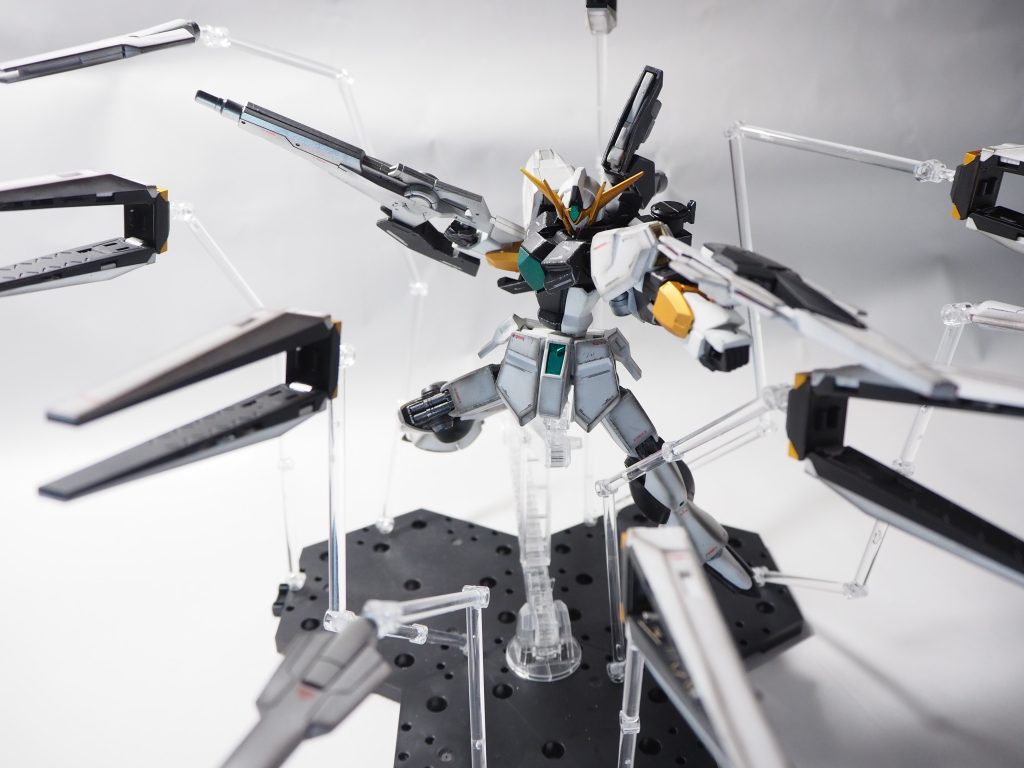 2機ともファンネル系の武器があるので、オールレンジ攻撃風に。