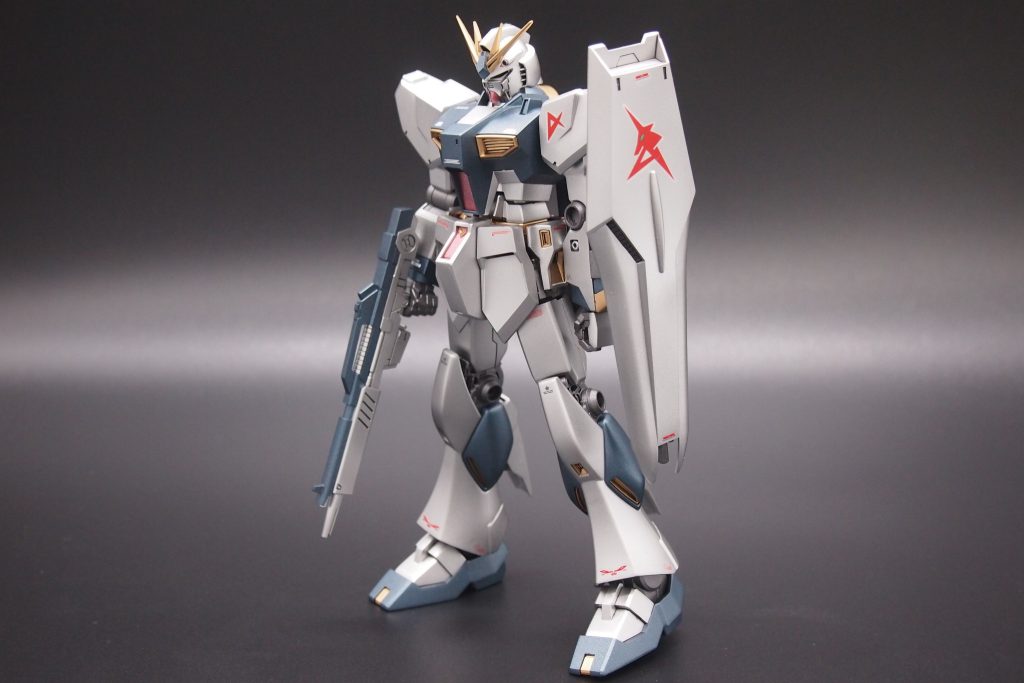 仮組→表面処理→黒サフ→メタリック塗装→デカールで仕上げました特に改造やディテールアップは行いません。