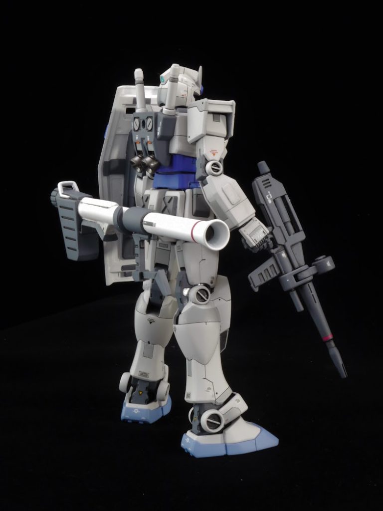 お手手はHDパーツからもってきました。ライフルと人差し指があってなかったので切り離して調整。