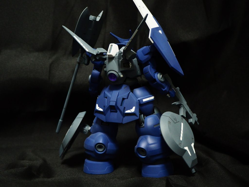 リア緑ディランザ2個買いしてたので背中のウイングを2枚にして安定翼に。ホバリング中には役立つんちゃうかなしらんけど。