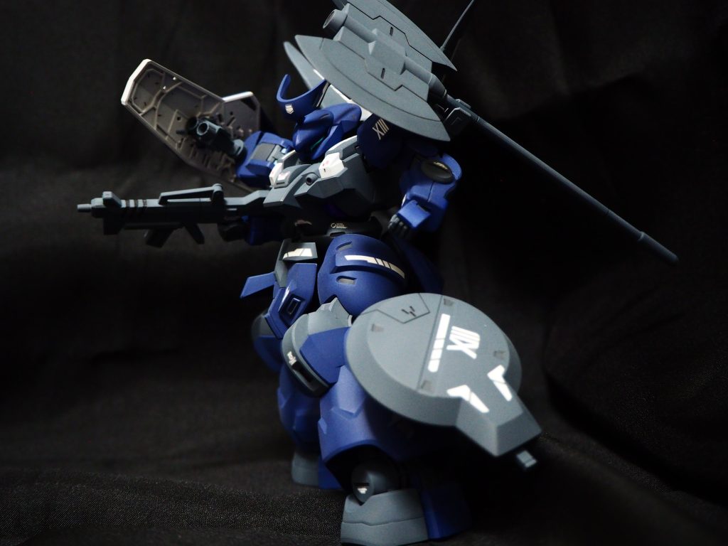 ギュイイイイインって土煙上げながらすっ飛んでいく重装甲量産機からしか得られない栄養があるんですよ、綿とかでエフェクト作っても良かったかもしれません