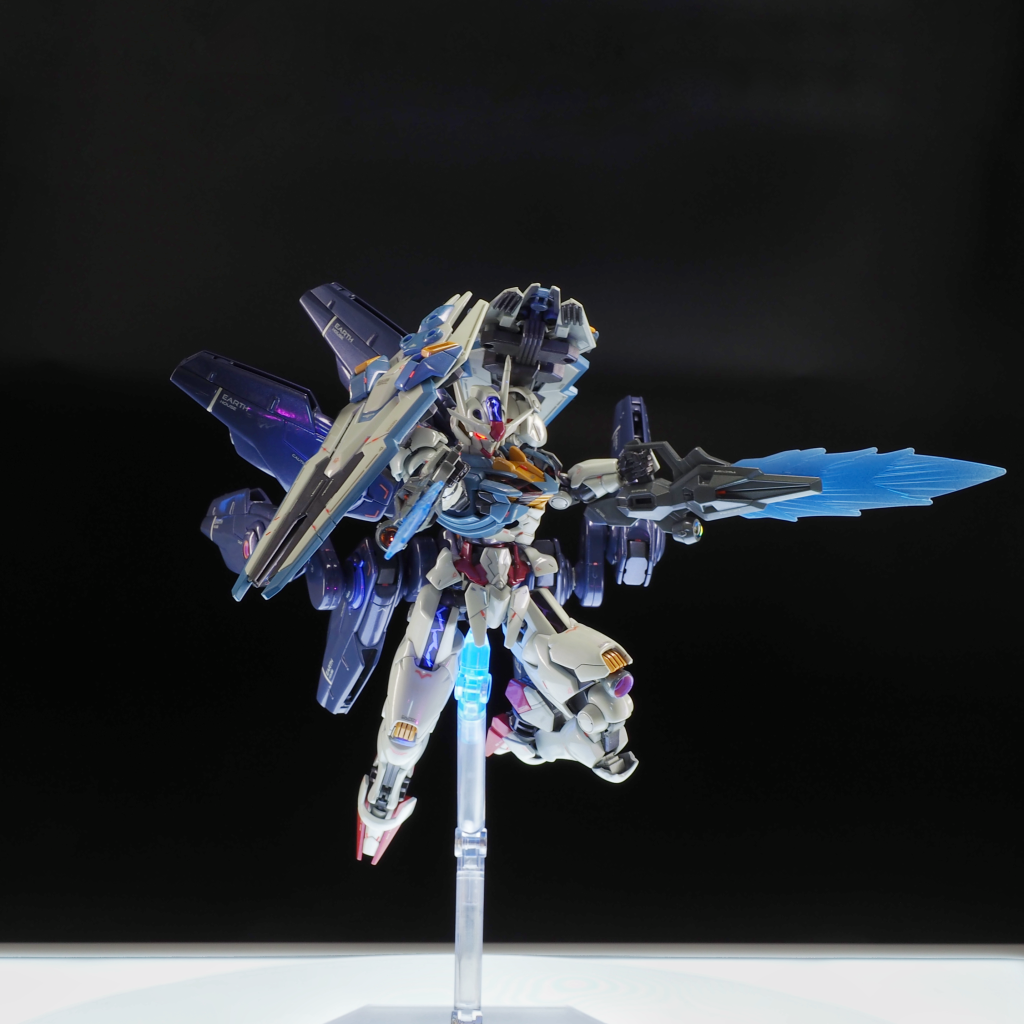 ビットステイヴも倍にし、シールド形態で肩に接続して更に推力と防御力を向上。逃げを打つ相手にも追い付き、突き刺し、ズバババンと切り刻みます。