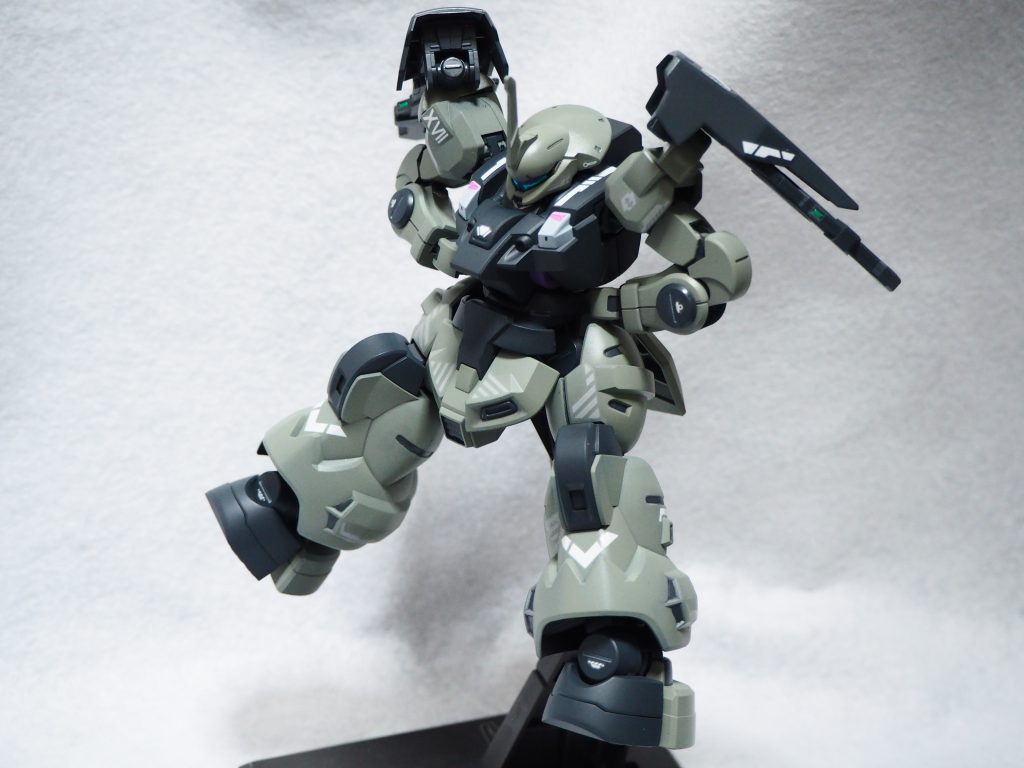 喧嘩仲裁ポーズ。