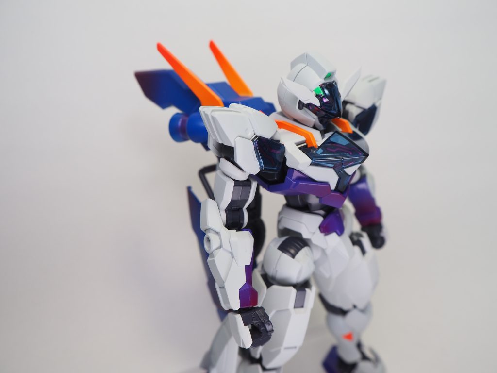 素立ち元々の色合いをすこしづつ濃くしてグラデーション表現しています！