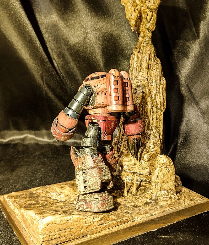 のっそりずっしり。怪獣っぽさが出てるといいのですが。