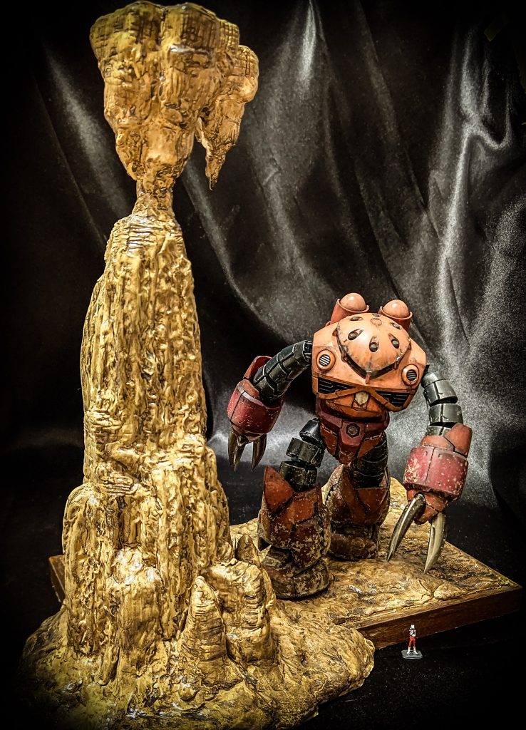 ジオラマ全景。石柱はちょっと高くしすぎましたね。こんなスケールの鍾乳洞があったら間違いなく世界遺産。