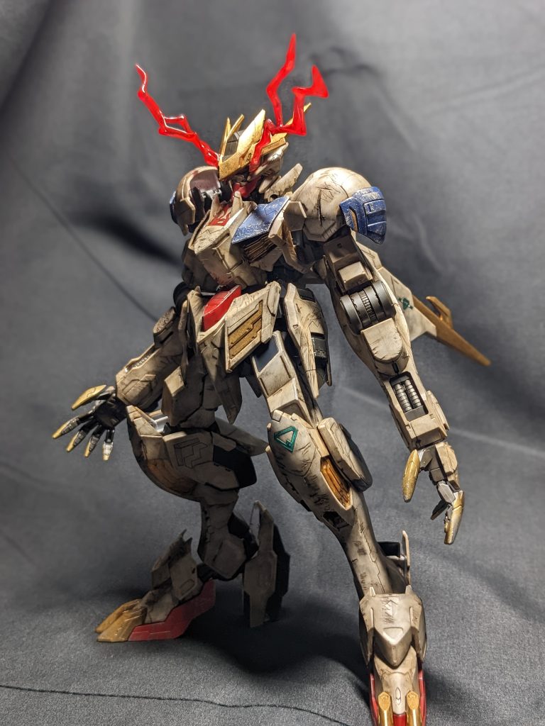 劇中でも損傷多い機体でしたよね。