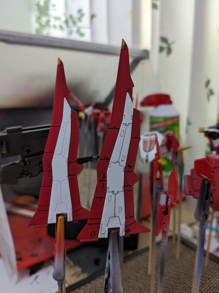 確か羽がボロボロだったんだよなぁ。傷を埋めて磨き直しをしました。